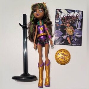 Monster High Power Ghouls Clawdeen Wolf as Wonder Wolf Doll 2009 Mattel